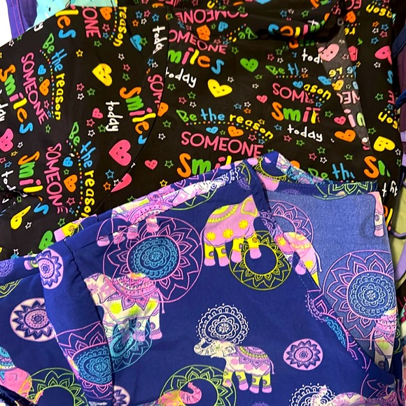 Scrubs sizes XL-3X - Picture 3 of 11